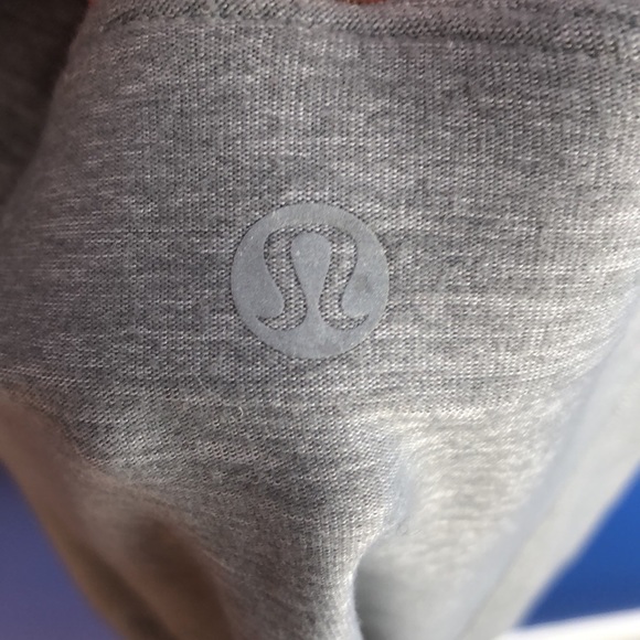 Grey lulu yoga tank - Picture 3 of 4